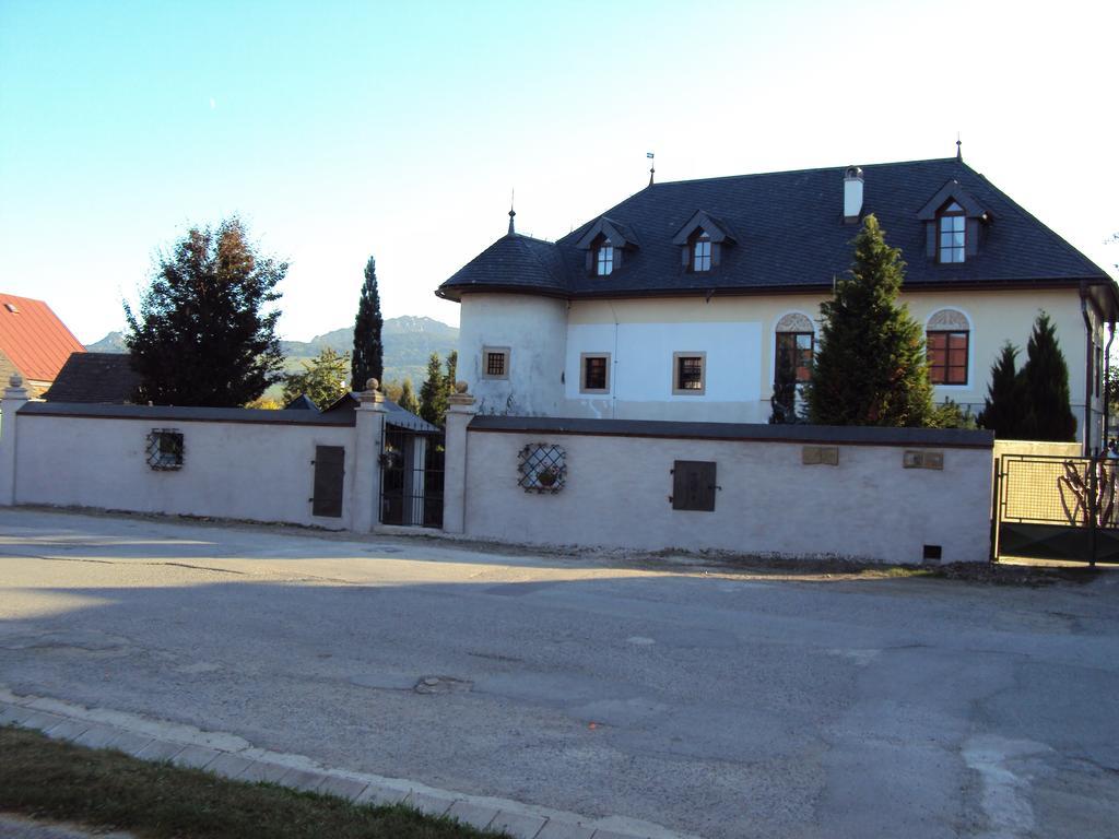 Castle Kastiel Kotesova Apartment Екстериор снимка