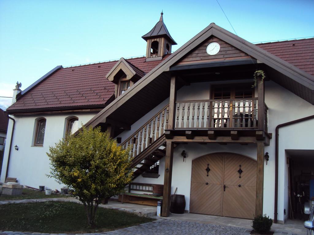 Castle Kastiel Kotesova Apartment Стая снимка