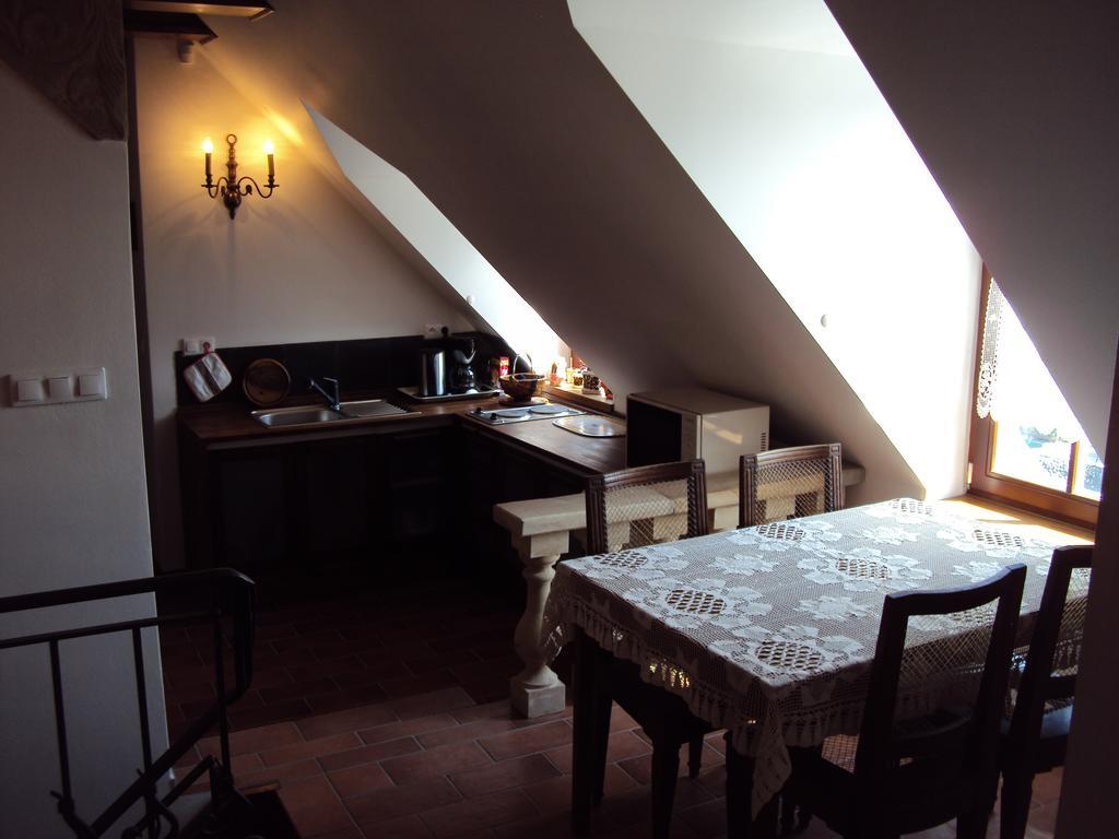 Castle Kastiel Kotesova Apartment Екстериор снимка