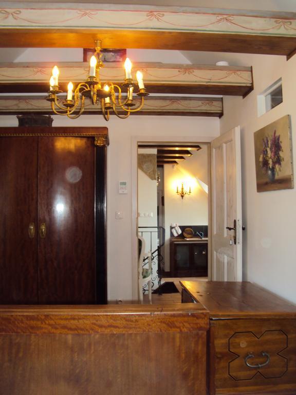 Castle Kastiel Kotesova Apartment Стая снимка