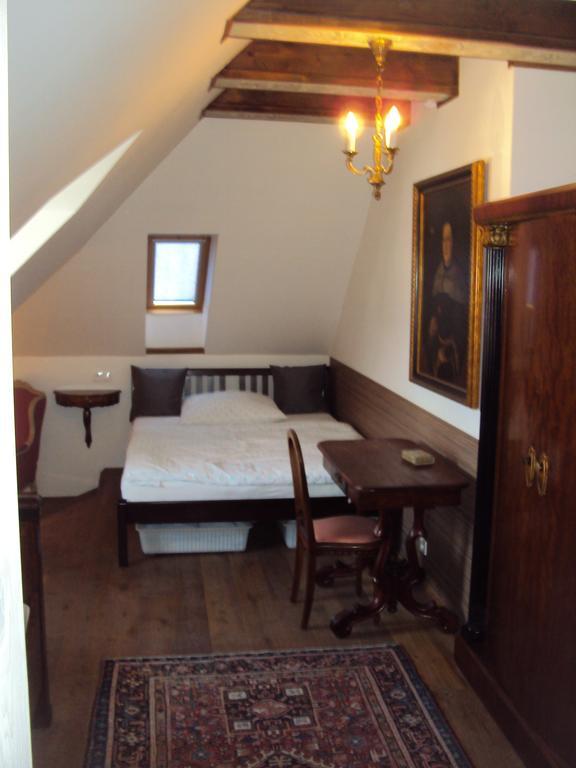 Castle Kastiel Kotesova Apartment Стая снимка