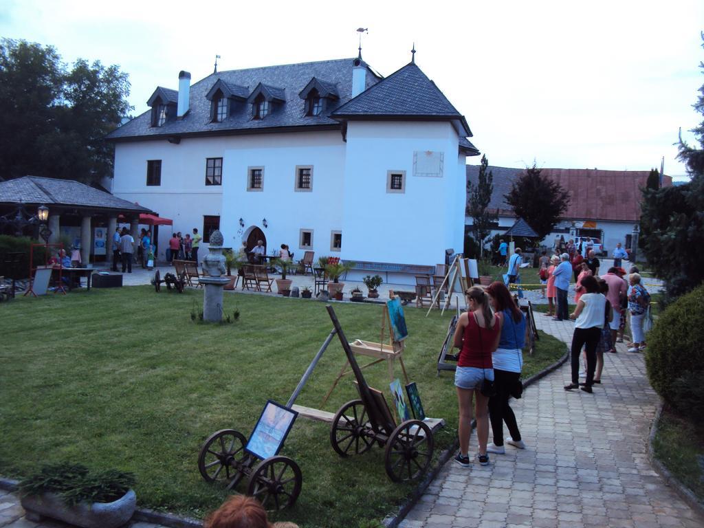 Castle Kastiel Kotesova Apartment Екстериор снимка