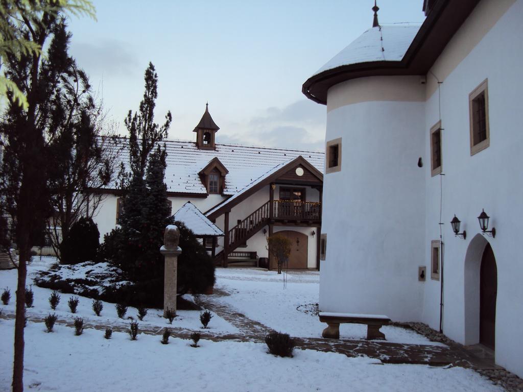 Castle Kastiel Kotesova Apartment Екстериор снимка