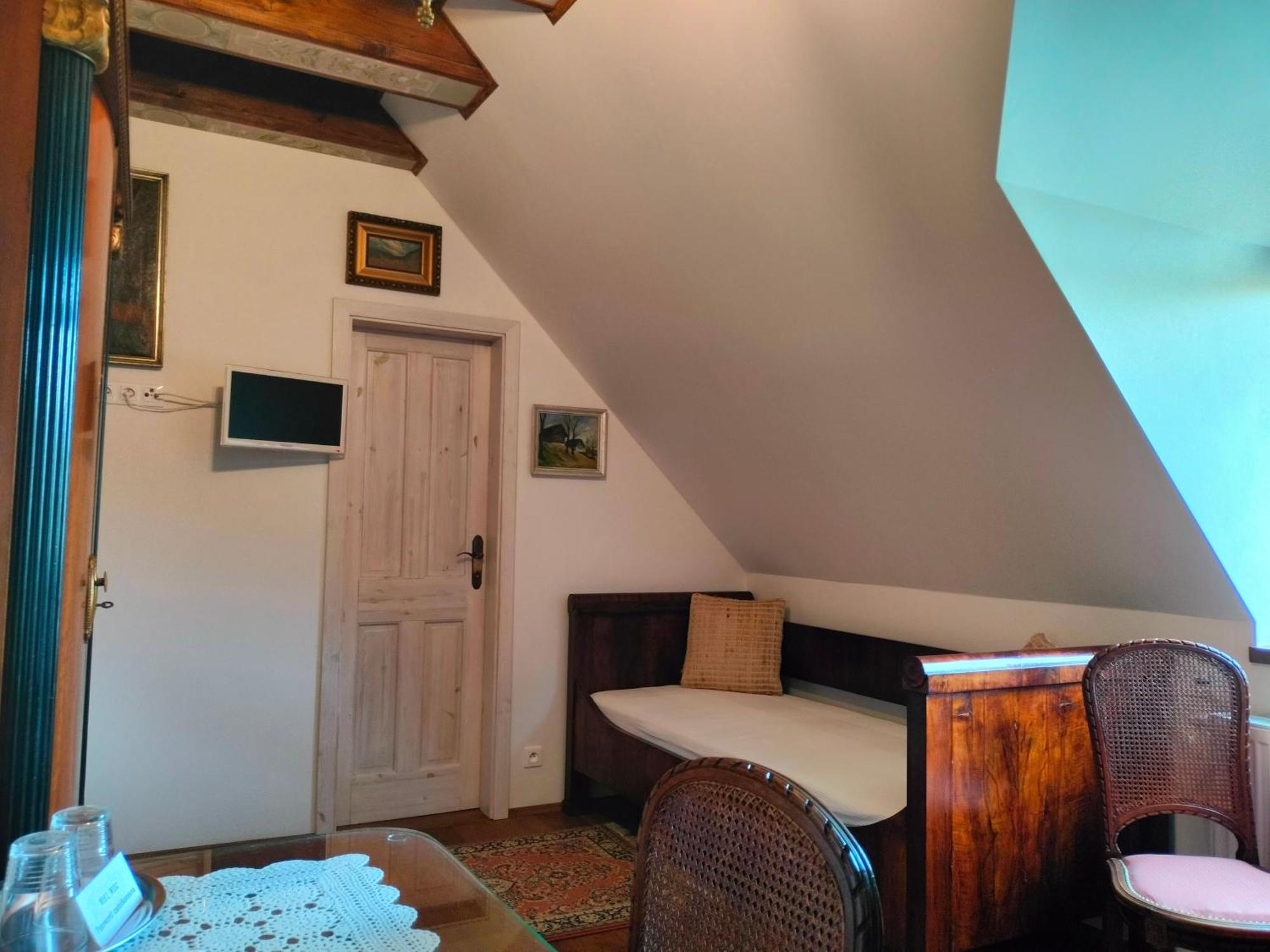 Castle Kastiel Kotesova Apartment Екстериор снимка