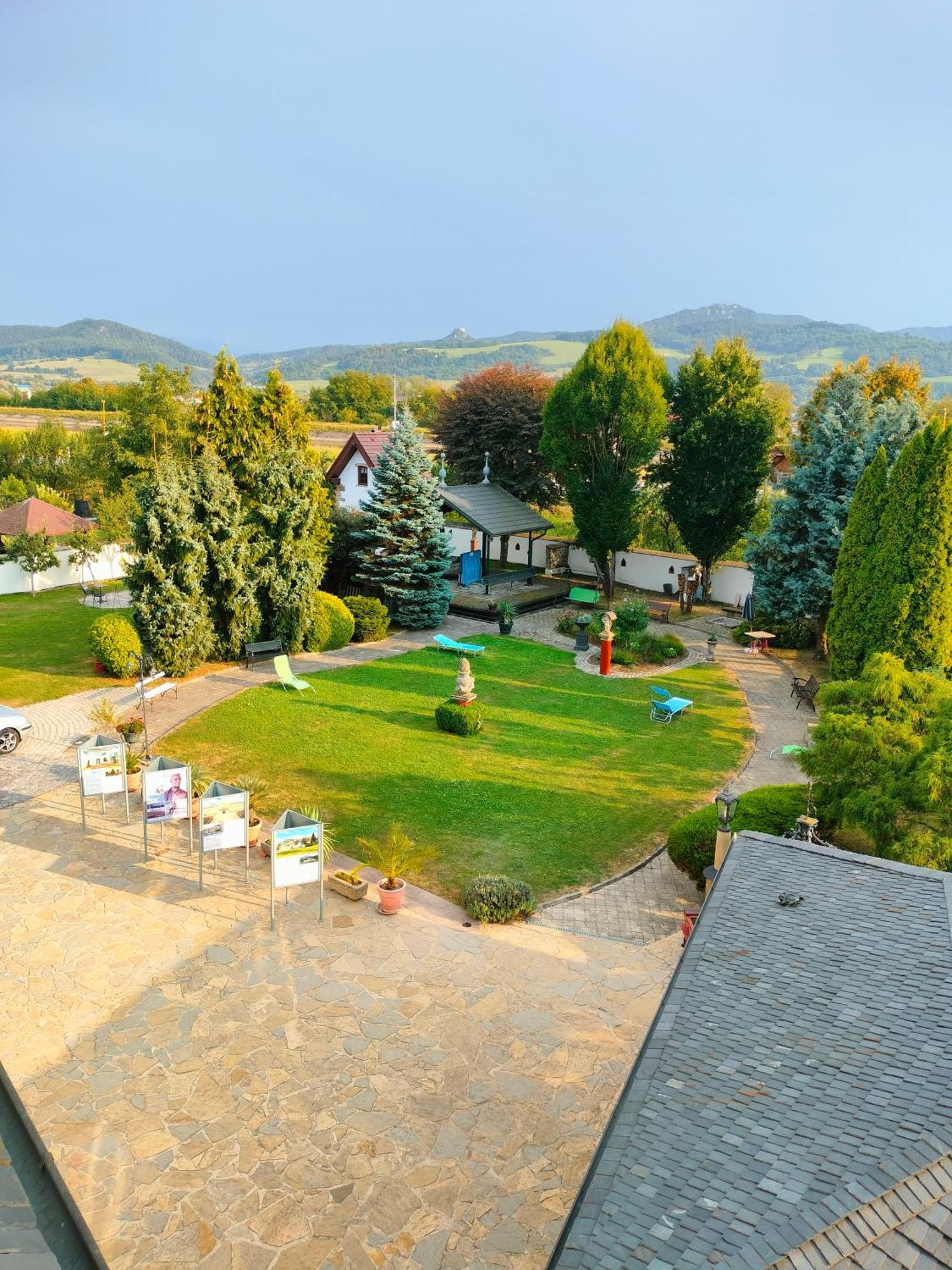 Castle Kastiel Kotesova Apartment Екстериор снимка