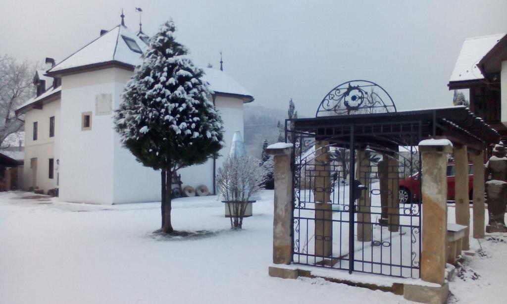 Castle Kastiel Kotesova Apartment Екстериор снимка